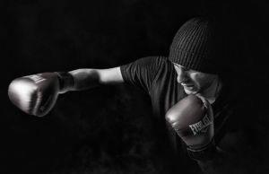 情報発信ビジネスで誰にも「負けない」ブランディングの方法。